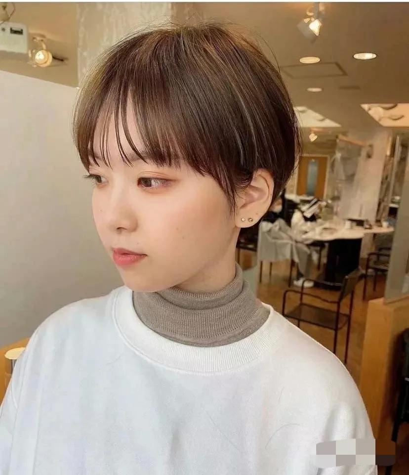 小圆脸适合剪短发吗,肉肉的小圆脸女生剪短发