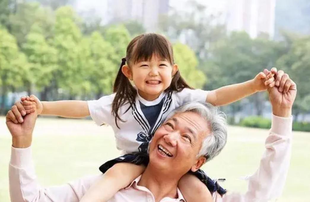 爷爷奶奶亲还是兄弟姐妹亲,姥姥姥爷亲还是外公外婆亲