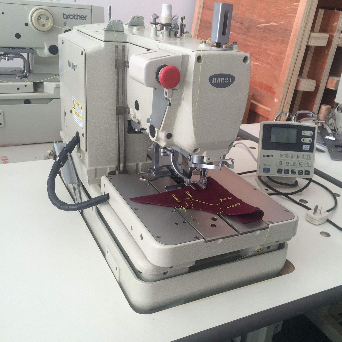 缝纫机锁边机线路过密维修教程,老式缝纫机锁眼机不往前走怎么办