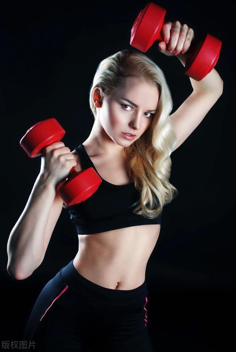 只需一个混合动作锻炼全身肌肉,只有一组哑铃怎样锻炼腹肌