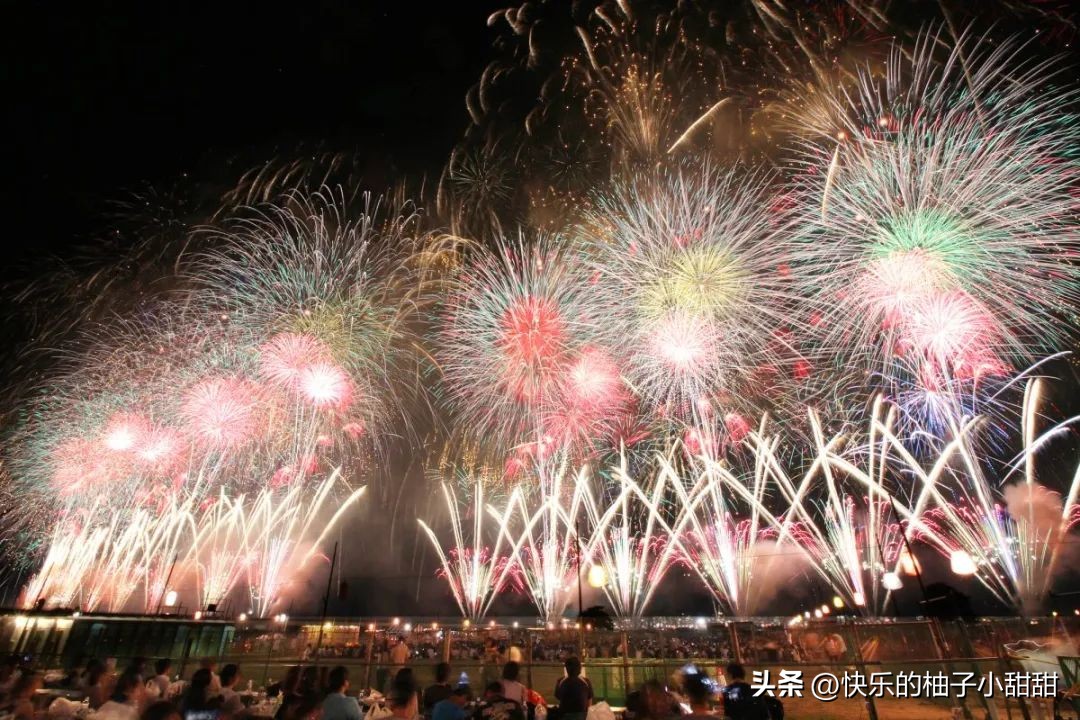 海水不输冲绳，这座青春背后的小城，夏日烟花又封神了！