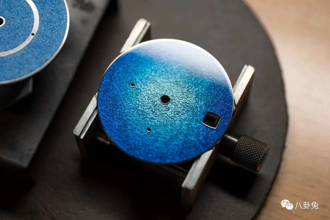 “最”会玩话题的独立制表品牌亨利慕时，在中国扎根了！