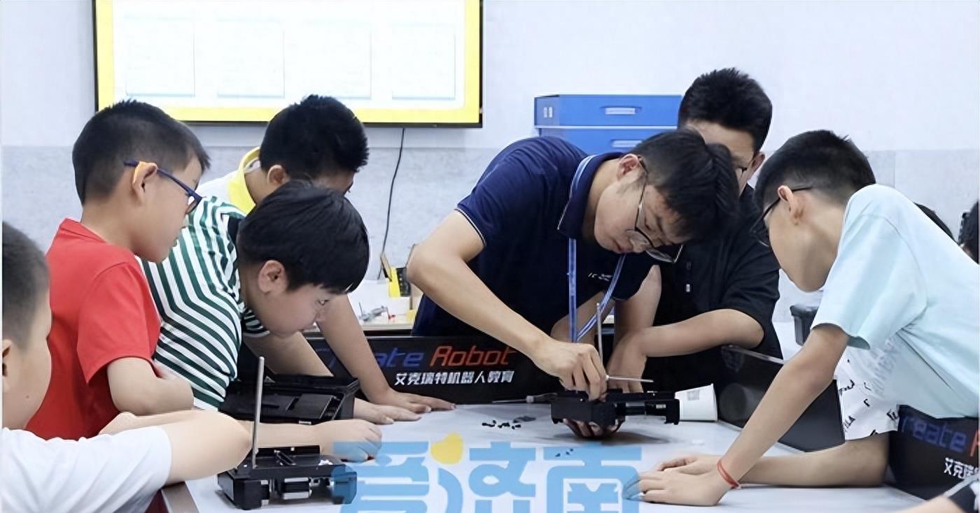 济南教育机器人产业：领跑未来的巅峰