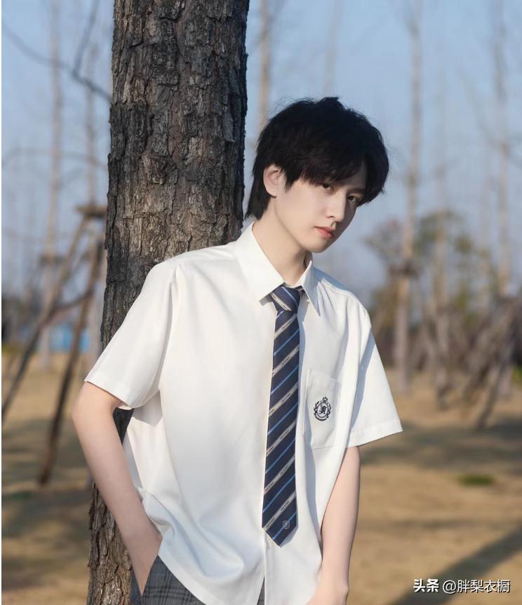 女生制服是叫jk吗 (女生叫jk制服叫什么)