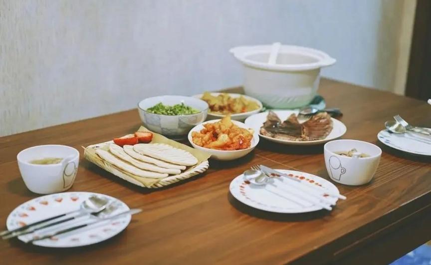 一日三餐和一日两餐到底哪个好,孩子一日三餐好还是一日两餐好