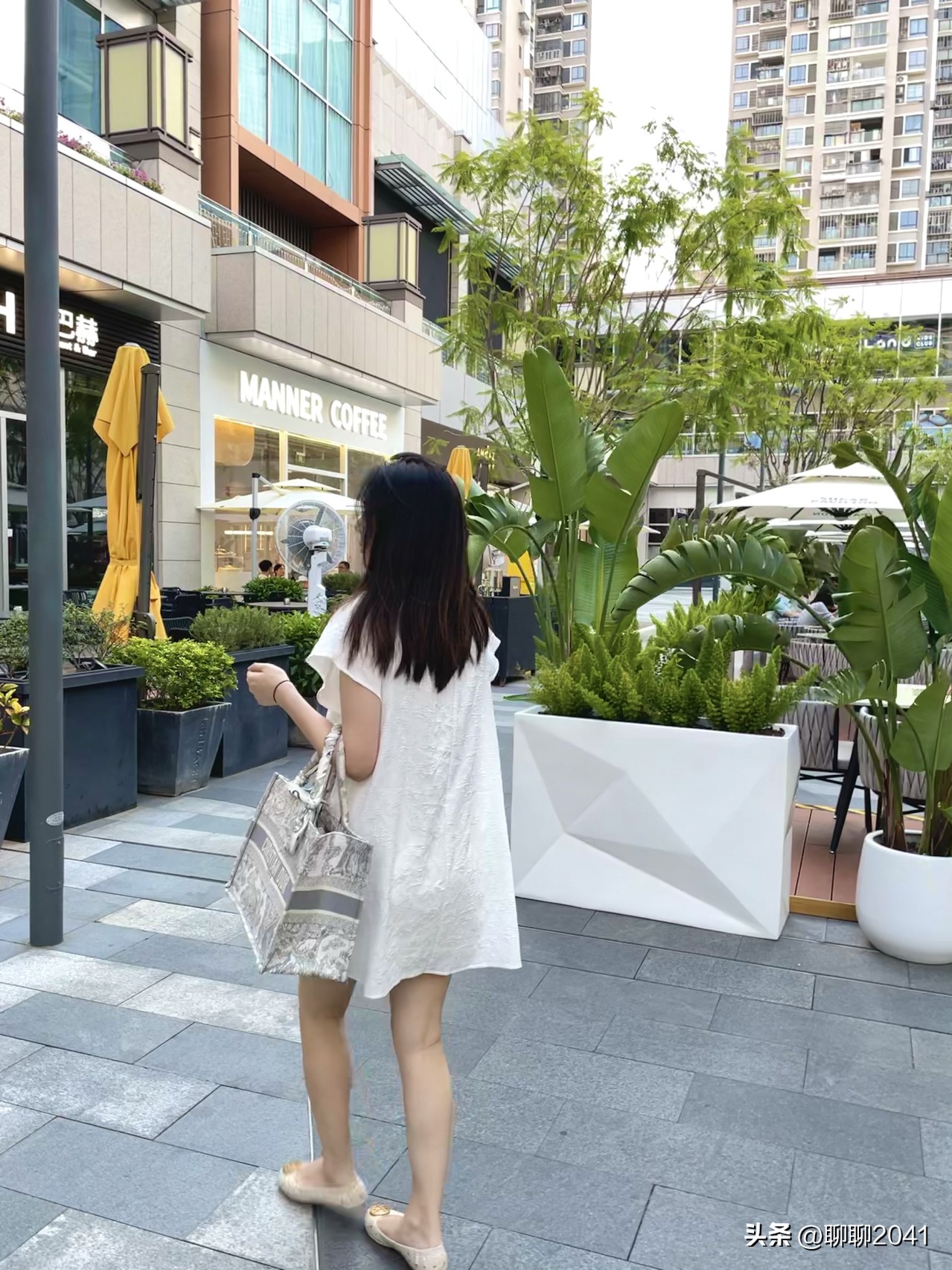 diorbooktote托特包,diortote托特包的搭配