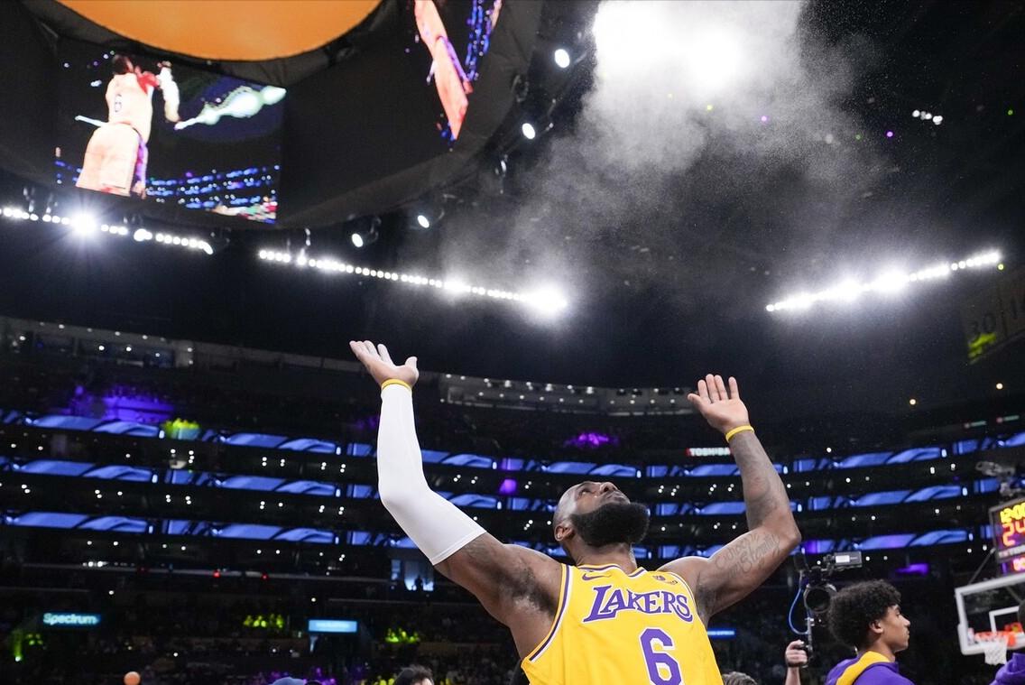 詹姆斯会在湖人退役吗,湖人四连败詹姆斯谈退役