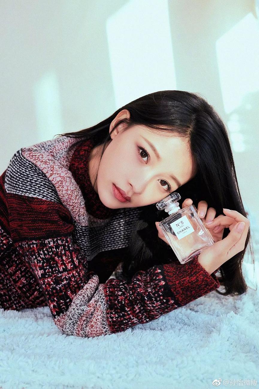 明星也逃不开的容貌焦虑：女星卸妆前后对比，自信的人才最美丽