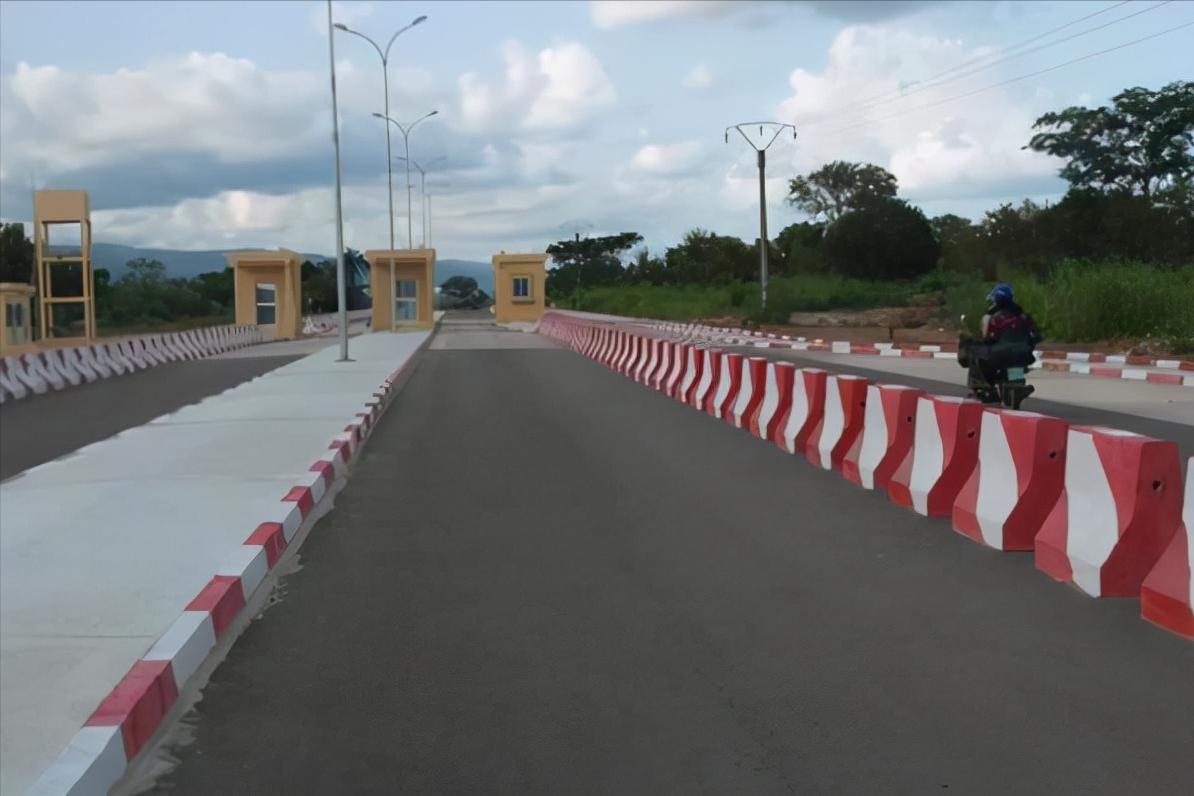 非洲最快活的职业，货车司机一周跑一趟，买完别墅还能养3个老婆