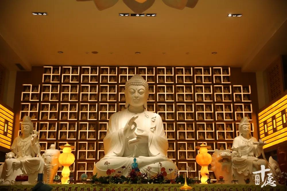 南无阿弥陀佛随喜赞叹顶礼膜拜,恭迎阿弥陀佛圣诞吉祥语