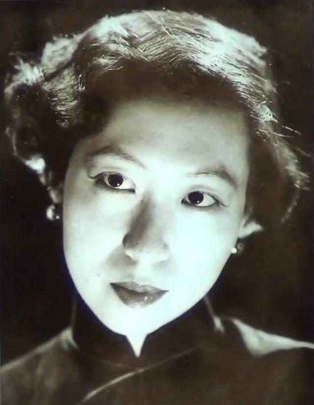 著名人士对张爱玲的评价,柯灵对张爱玲的评价