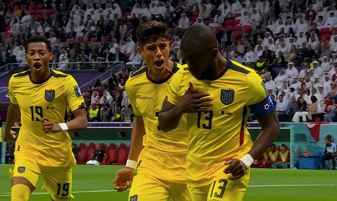 世界杯揭幕战裁判引争议！名记解释高科技赢了：芯片定位越位脚