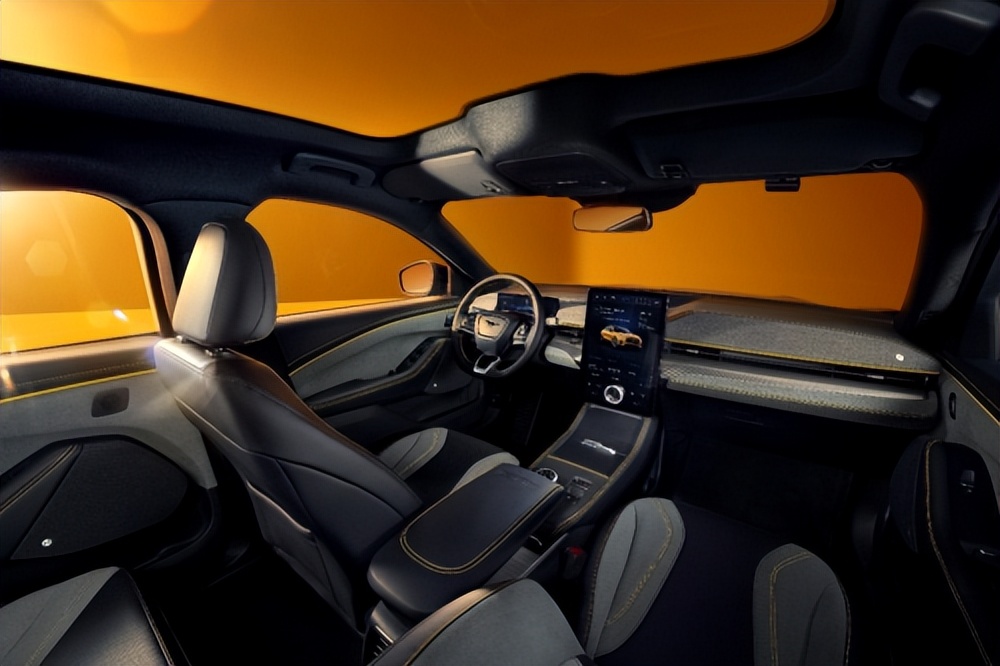 福特电马2024款gt风暴版,福特电马轿跑版