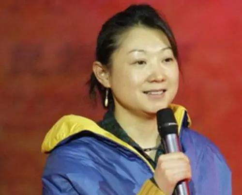 演员张译照顾植物人初恋女友十年,痴情艺人张译苦守植物人初恋10年