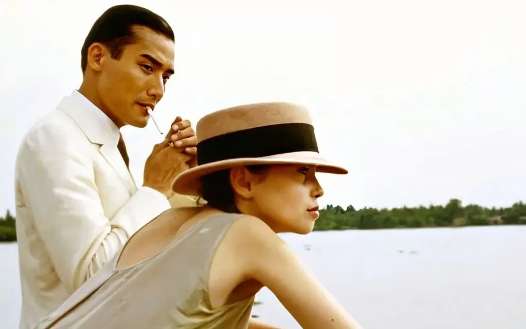 梁家辉亚洲第一美,梁家辉片场秀八块腹肌