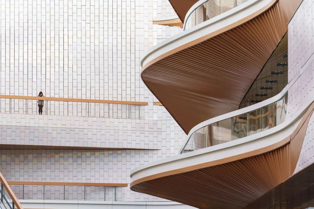 上海久光中心是商场吗 (上海久光中心大牌)