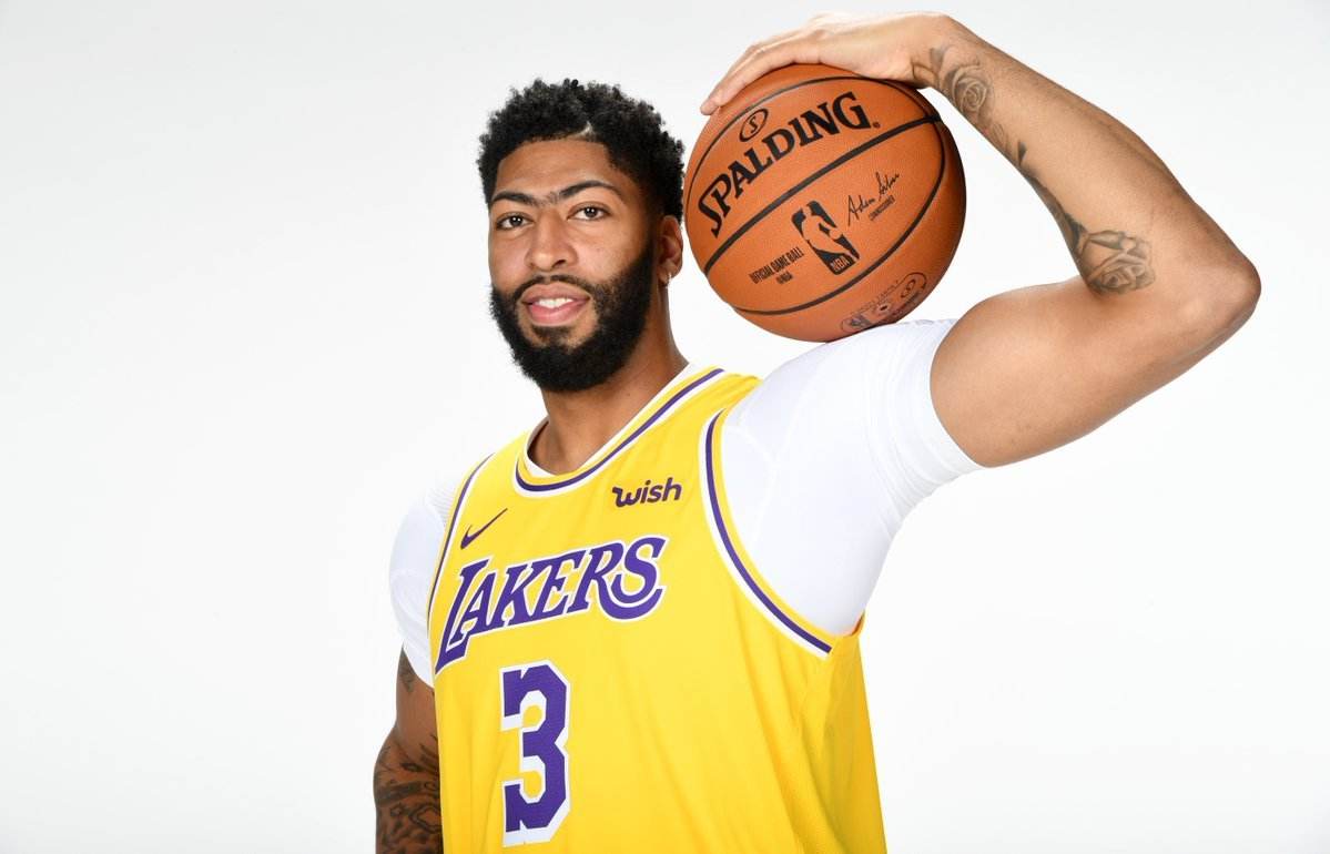 湖人队最新消息戴维斯,玻璃体质戴维斯