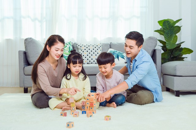 8000元工资两个小孩上学交多少税,月入一万给孩子多少零花钱