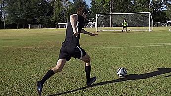 七种射门方法助你打入更多进球,10种射门练习