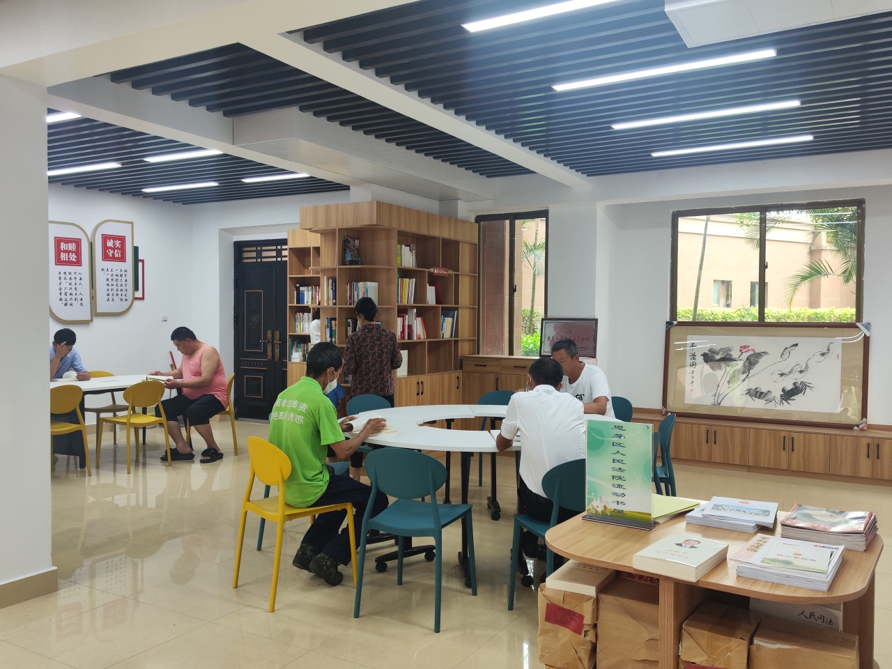 物业夯实党建基础提升服务水平,社区党建引领物业提升服务水平