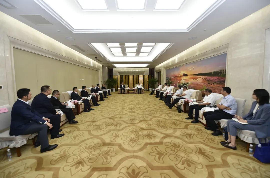 省长叶建春会见太和智库客人