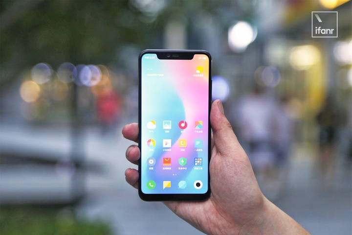 android屏幕手机,安卓手机屏幕四边等宽