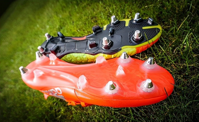 如何选择适合脚型的足球鞋,选一双适合的足球鞋