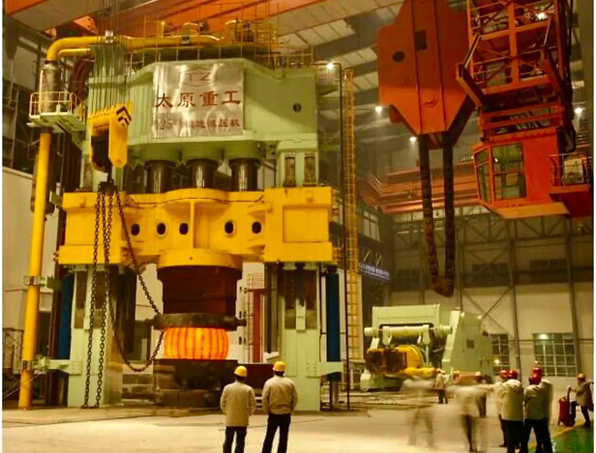 中国目前有几台万吨水压机,大国工匠水压机