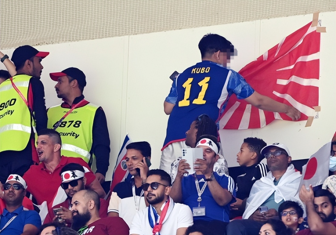 日本举行捡垃圾世界杯,日本球迷捡垃圾不是一面照妖镜