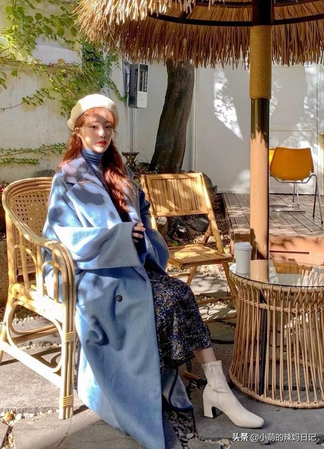 穿碎花连衣裙配什么样的鞋子好看,55岁女人穿黑色连衣裙配什么鞋子