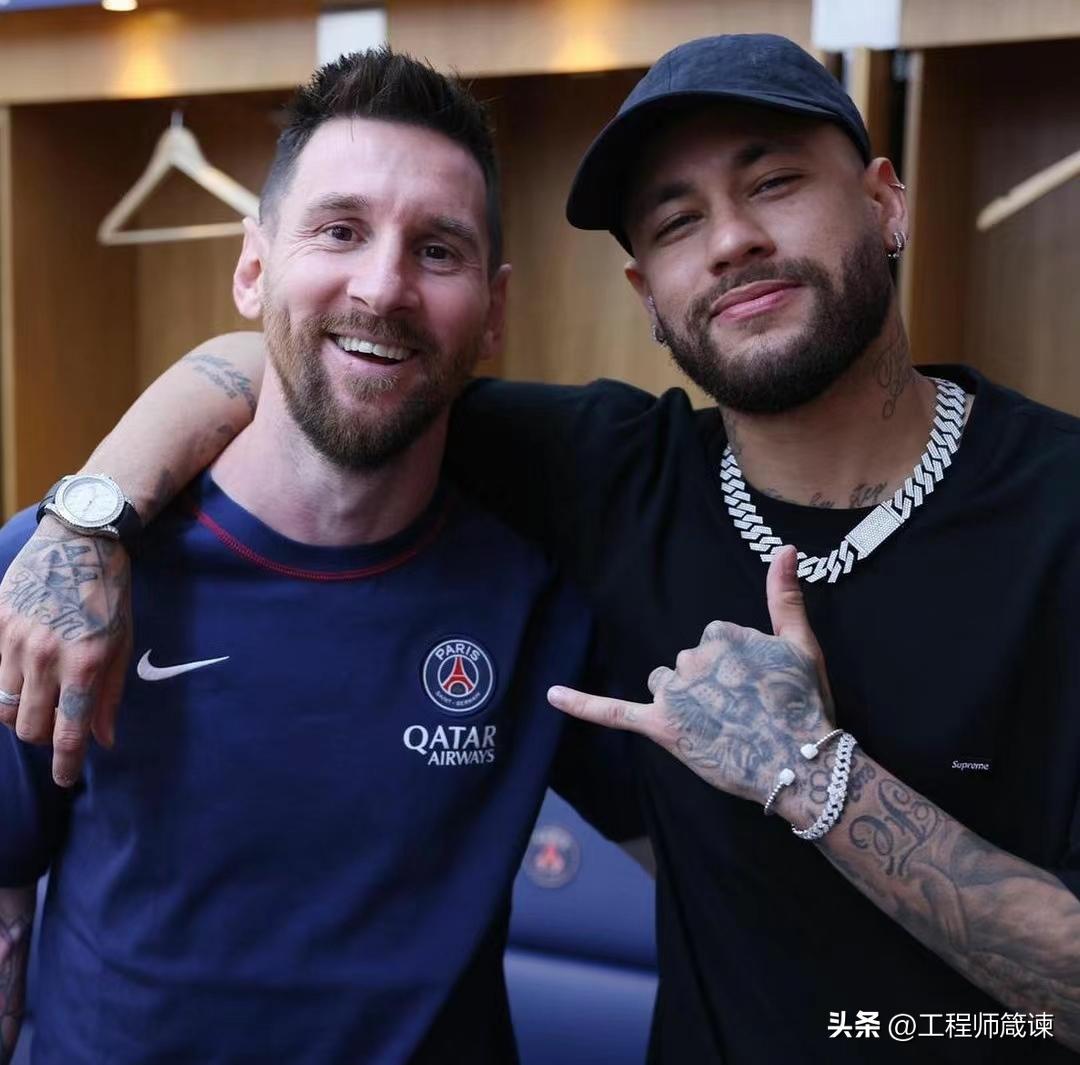 足球夏天是个告别的季节,足坛告别的季节