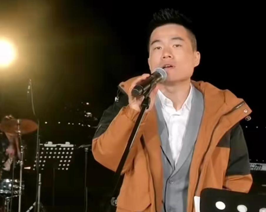 董宇辉回应遭路人泼水,董宇辉回应被泼水