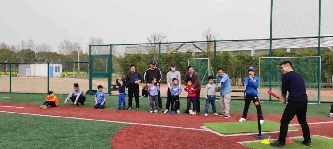 全民健身日健身盛宴点燃运动激情,周末公益养生课