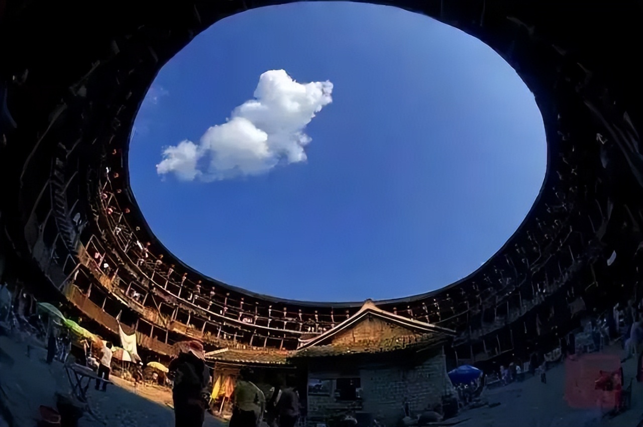 广州出发-梅州+福建3天游，打卡云水谣古镇+永定土楼+松口古镇