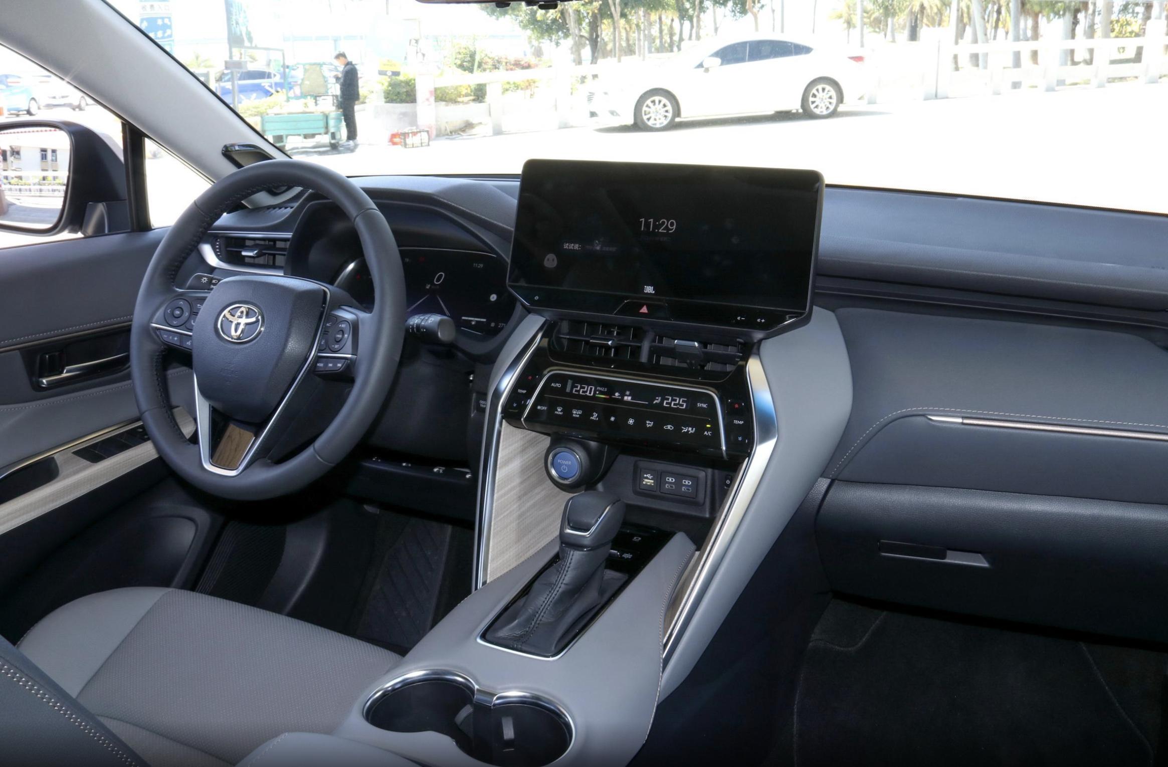 威飒车身尺寸为4780,丰田新款suv威飒顶配