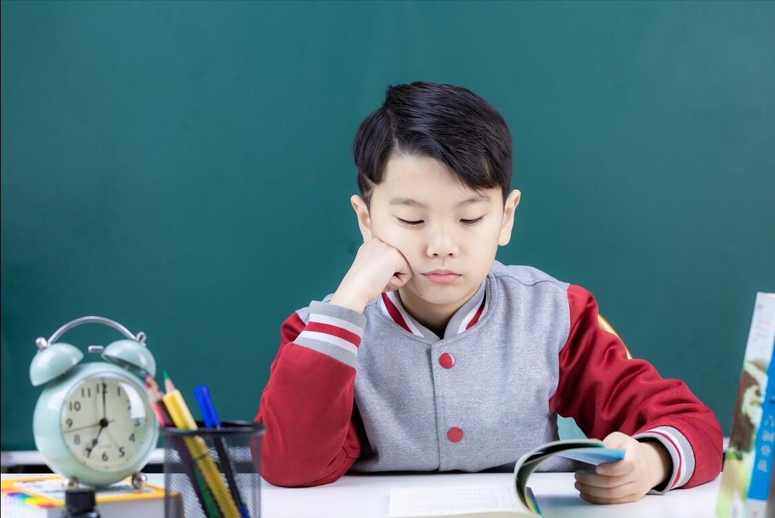 小孩越玩越兴奋是什么情况,孩子越玩越贪玩怎么办