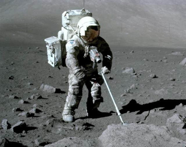 玉兔二号探索月球的科学发现,玉兔在月球背面上发现神秘物质