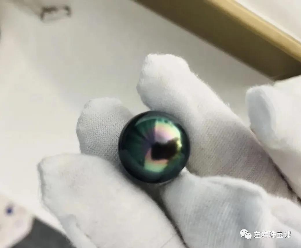 大溪地极强光珍珠鉴赏,优化过的大溪地黑珍珠