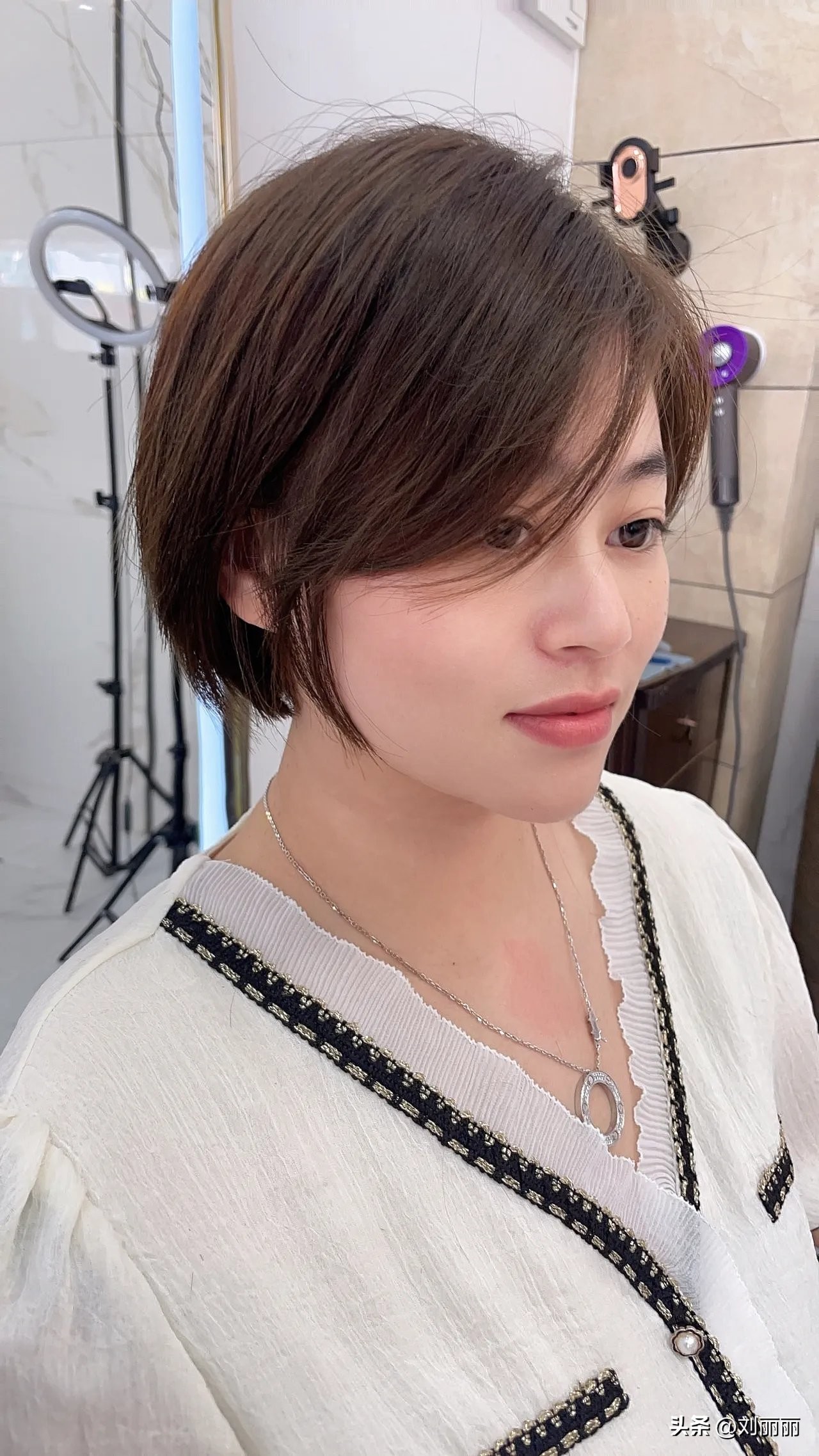 一边长一边短发型女2021流行发型,女生短碎发发型图片2020年流行