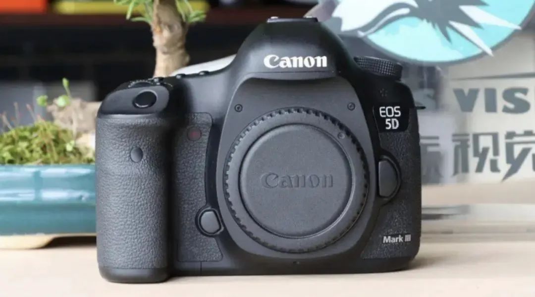 经济下行，老外都在买什么相机？索尼很危险