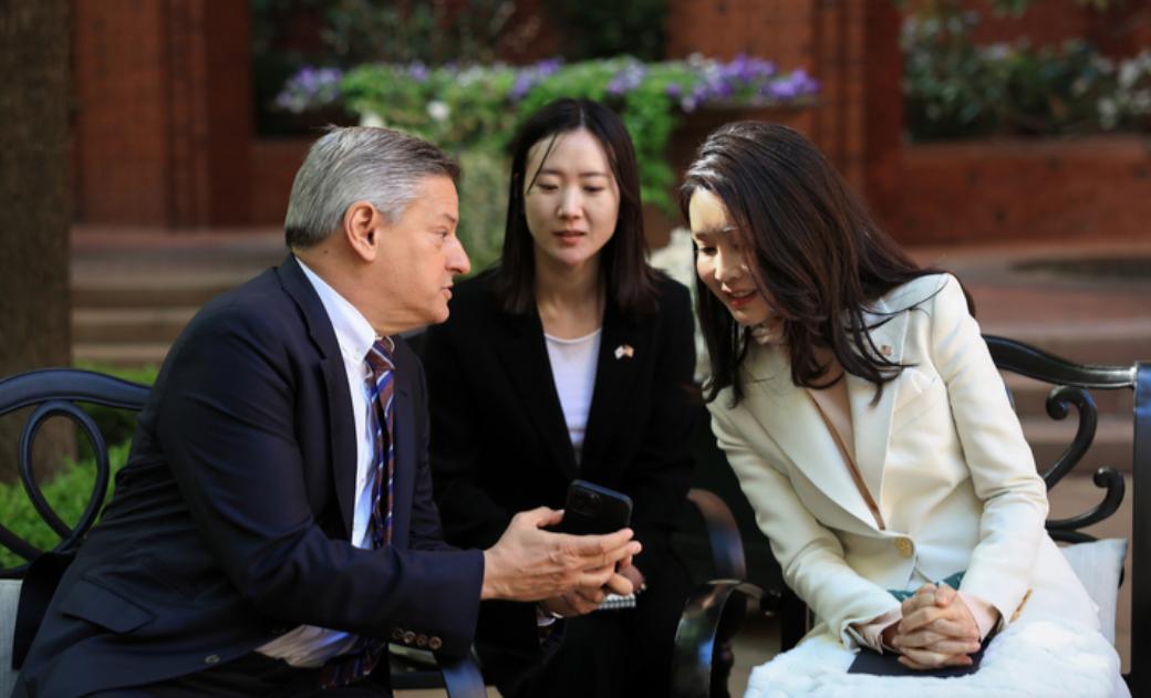 韩国第一夫人灰色套装裙,韩国总统夫人最新穿搭