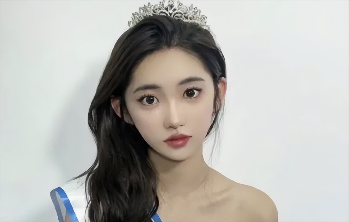 通过变性手术成为女人后街头采访,记录变性手术网红