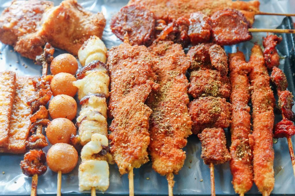 天津万新村天山夜市，这下彻底被刷屏了！