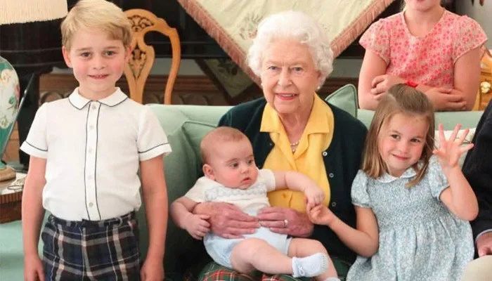 威廉哈里梅根生孩子了吗,威廉哈里梅根生日