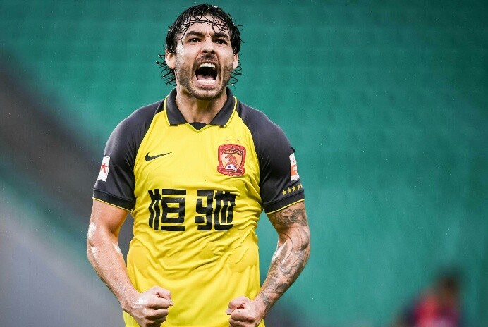 恒大球员解约,广州恒大官宣离队