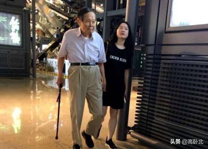 47岁翁帆结婚了吗,42岁的娇妻翁帆隐藏了多年的秘密