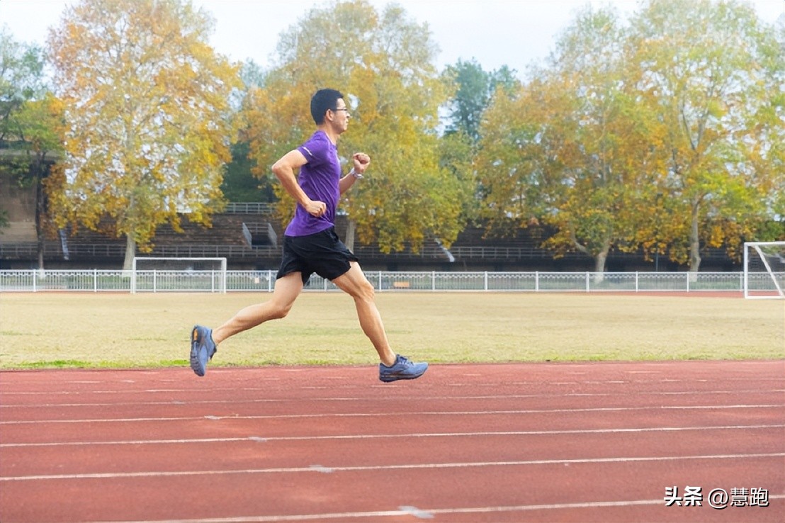灵动飘逸的脚感你体验过吗？这双跑鞋可以给你答案