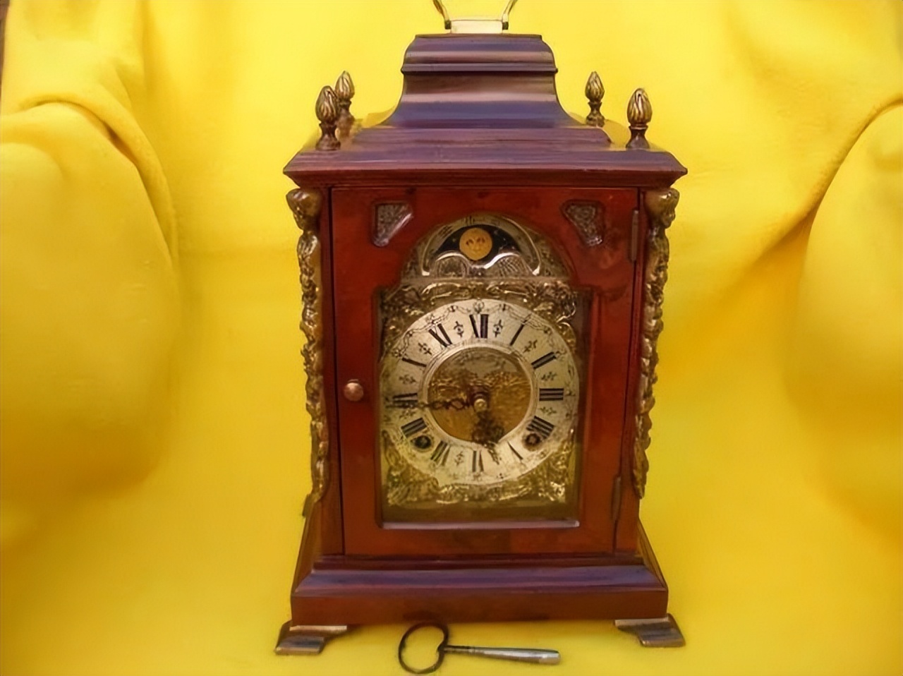 钟表三处不挂是怎么回事,钟表不挂三处日子越过越富