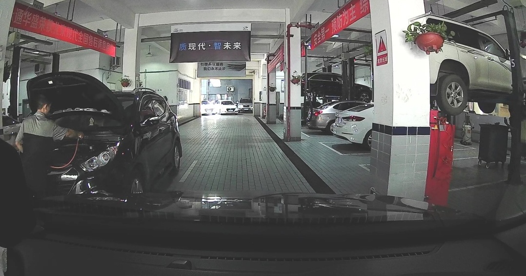 仪表盘指示灯容易被忽视,仪表盘模糊不清该怎么形容