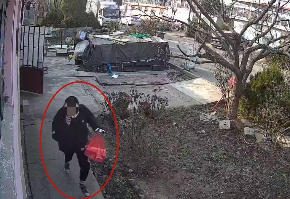 【一线警事】真“买”烟,假扫码!民警:“零元购”你俩咋想的